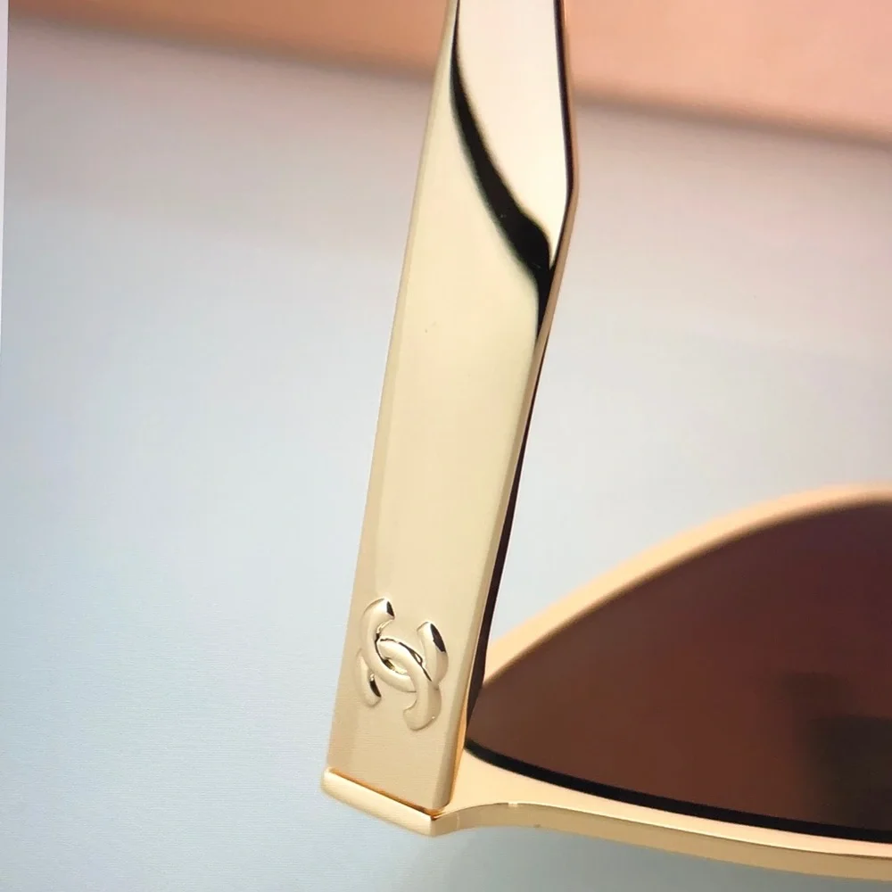 💕AUTH💕 CHANEL Gold Cat-Eye Sunglasses with Dark Lenses